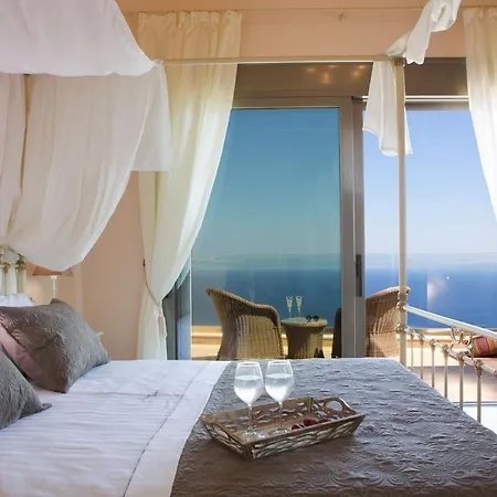 Thea Thalatta Tsoukaládhes