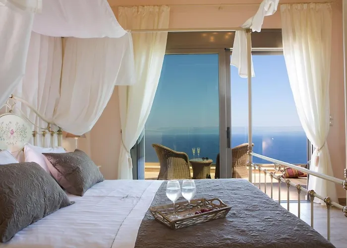 Thea Thalatta Tsoukaladhes