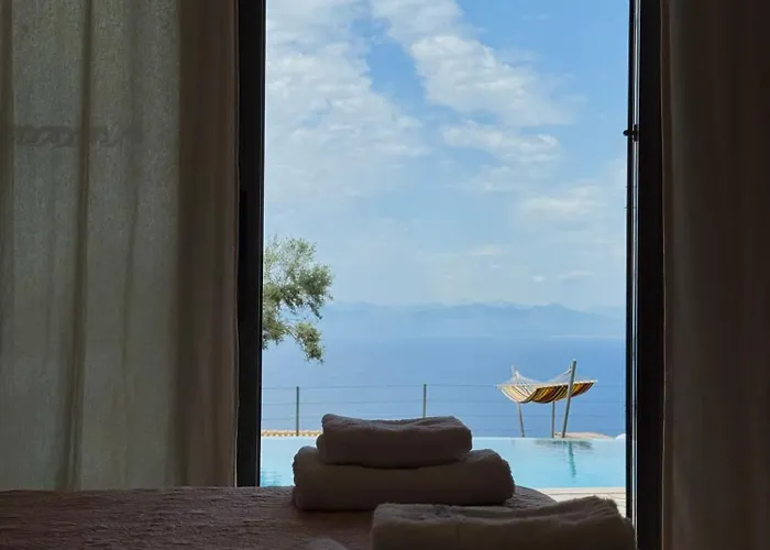 Thea Thalatta Tsoukaladhes