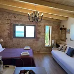 Villa Thea Thalatta Tsoukaládhes