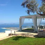 Villa Thea Thalatta Tsoukaládhes