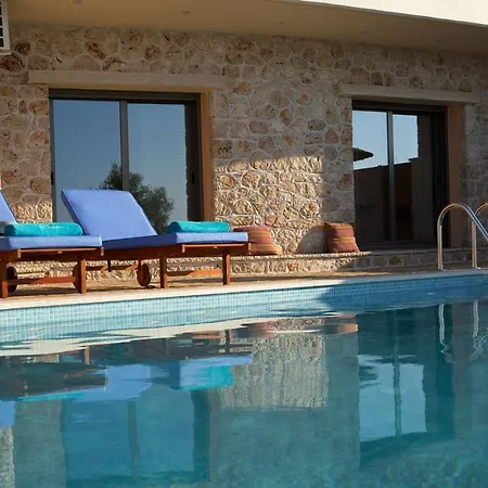 Thea Thalatta Villa Tsoukaládhes