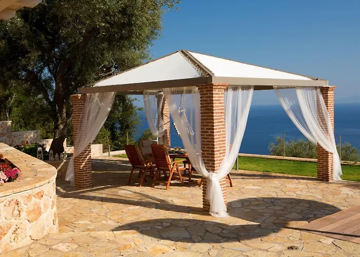 Thea Thalatta Tsoukaládhes