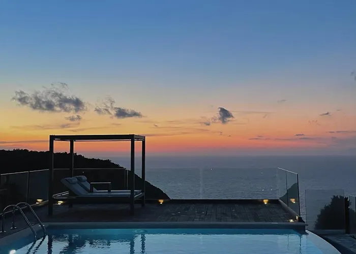 Villa Thea Thalatta Tsoukaladhes